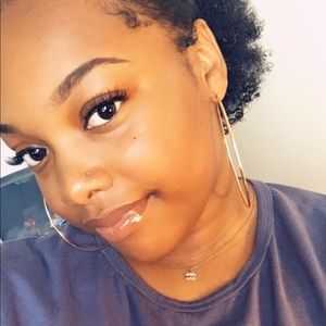 Meet your Posher, Mahogani